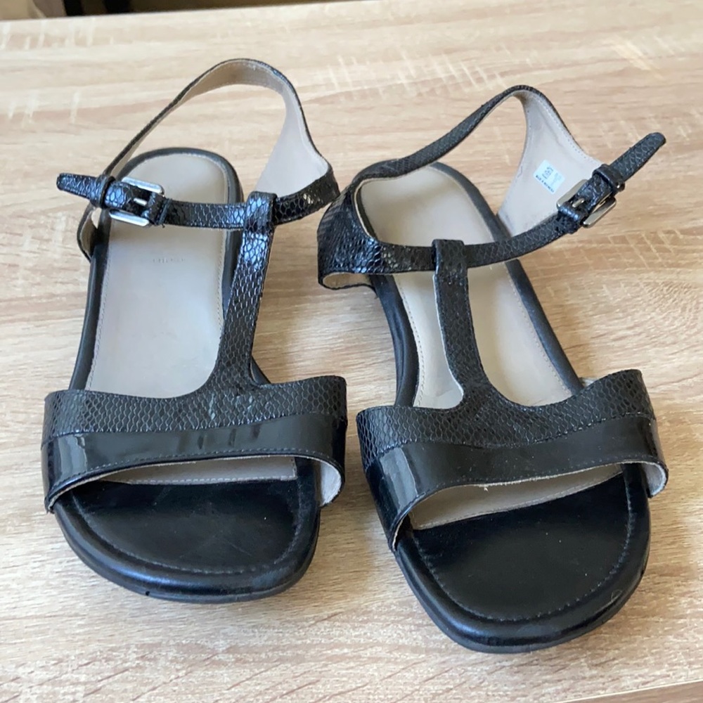 Ecco comfort sandals only worn once